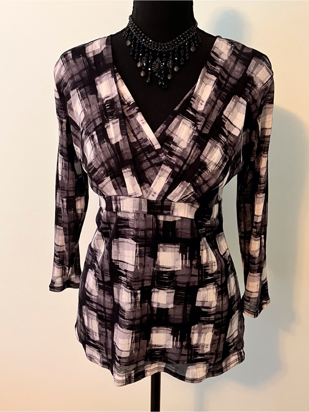 Flawless y2k Babydoll empire waist black white abstract geometric top - Medium